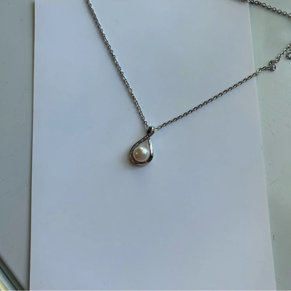 Swarovski Silver Tone Pearl Teardrop Necklace - Picture 2 of 4